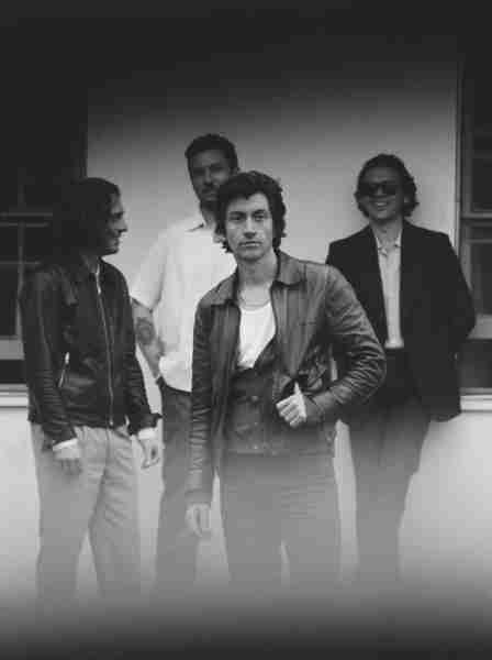 Arctic Monkeys – Jet Skis On The Moat